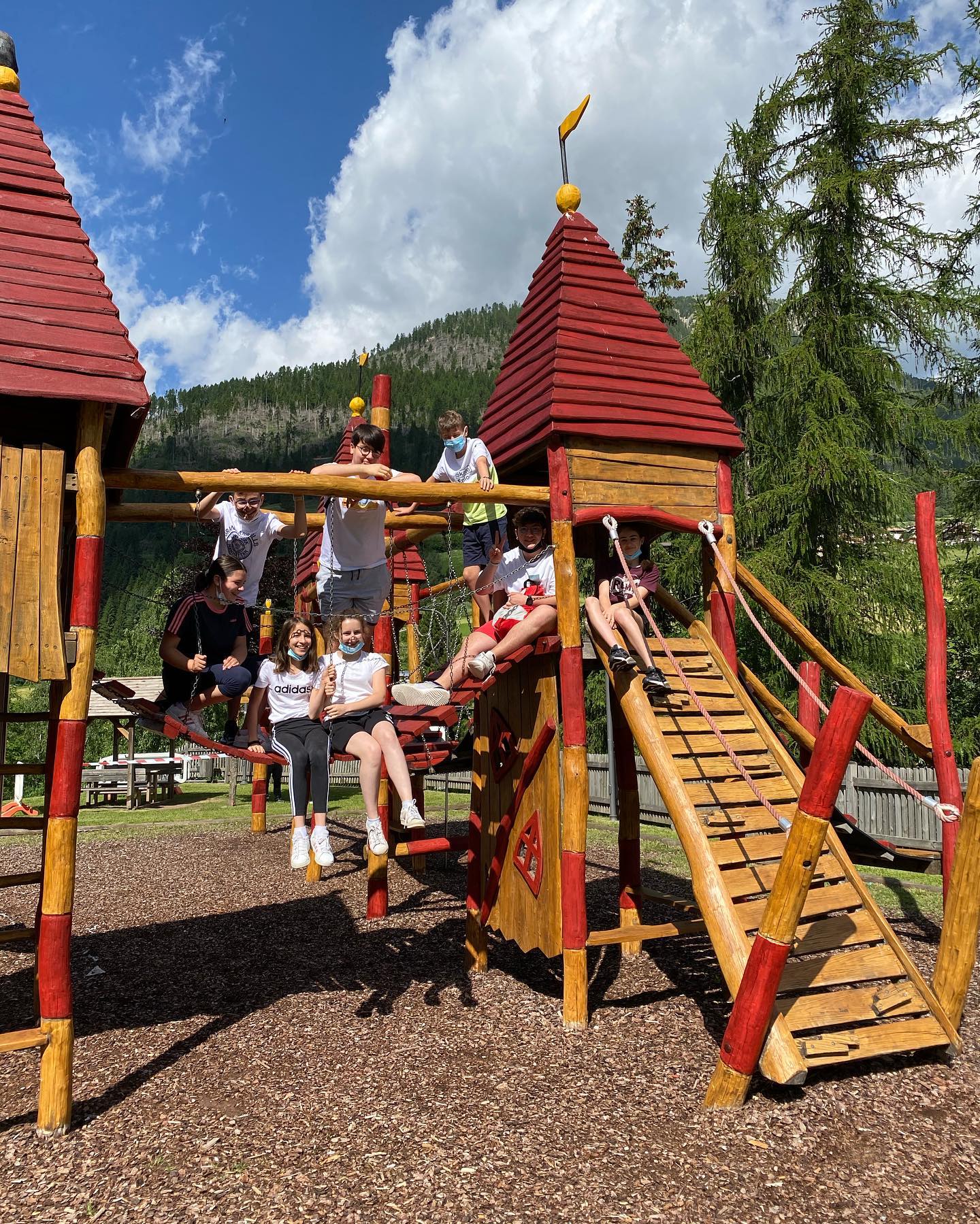 Great memories 😍 … just one year ago 🇮🇹🇬🇧
#FuturaSchool
#moena
#justjulesandgiusy
#justjulesandenglish
#english
#languages
#fullimmersion
#risktaker
#itsnevertooearly
#weloveitaly
#weloveearth
#weloveengland